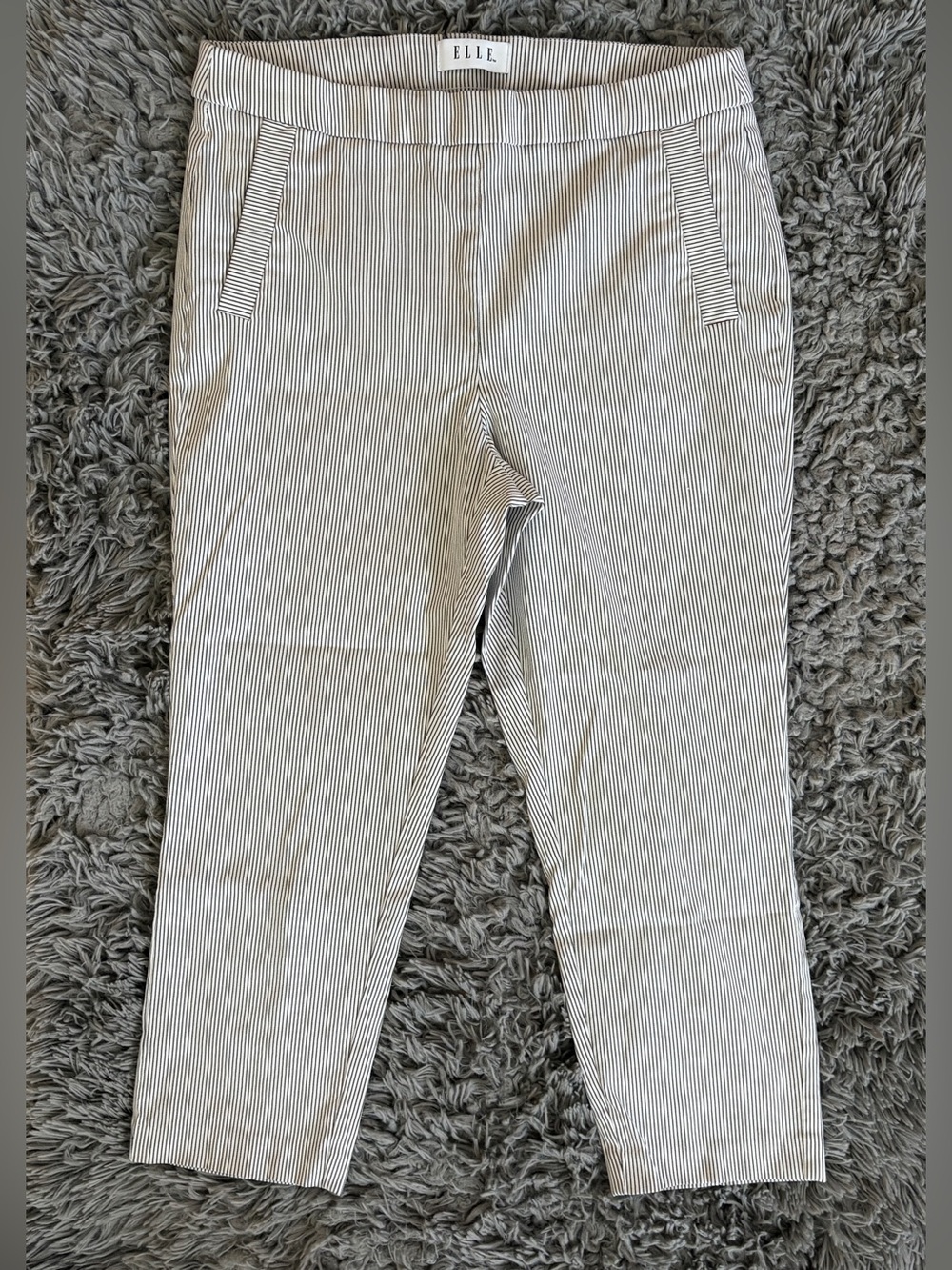 Elle Pants Gray and White Pinstripe Cropped Trousers Pull On Stretch SZ: L - Picture 2 of 10